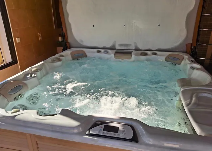 Camargue - Escapade Romantique - Jacuzzi Privatif